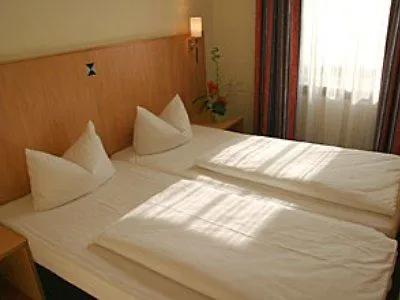 Ambassador Hotel Frankfurt am Main 3*,